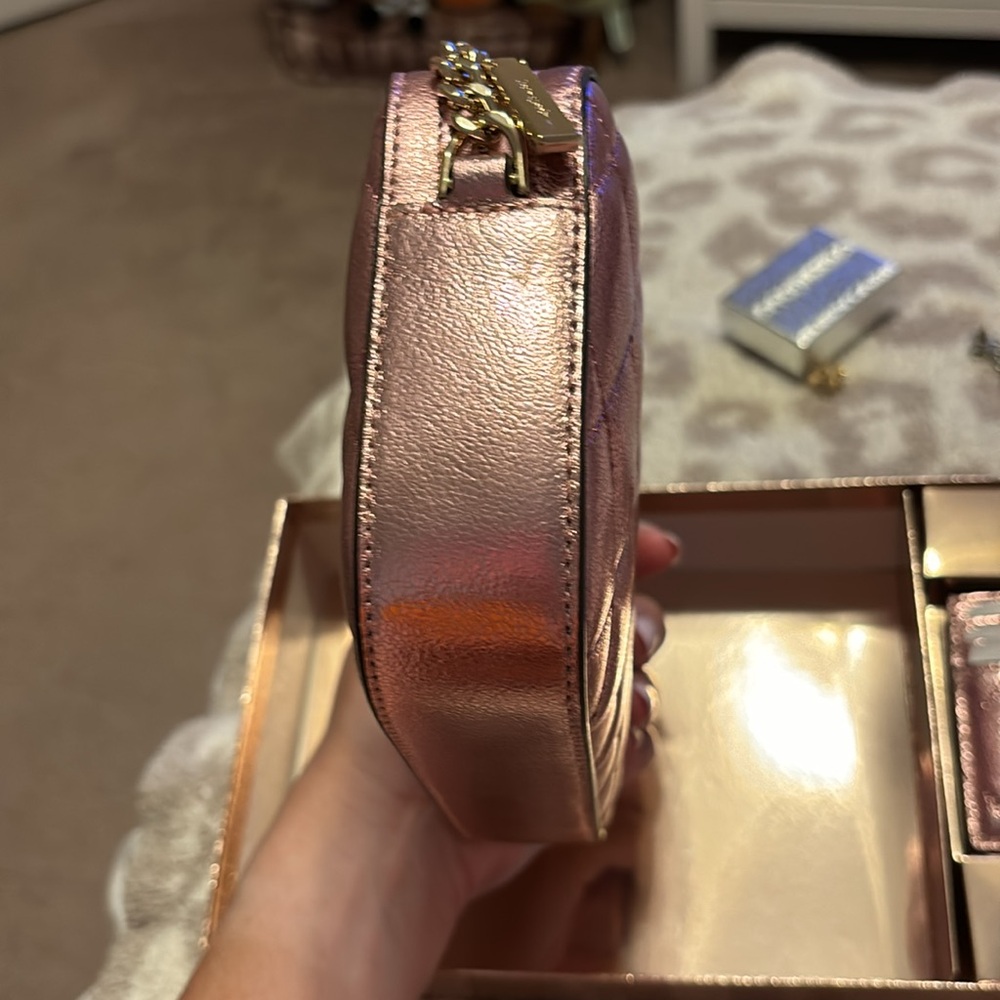 Kate Spade Rose Gold quilted crossbody and matching card case - Picture 4 of 9